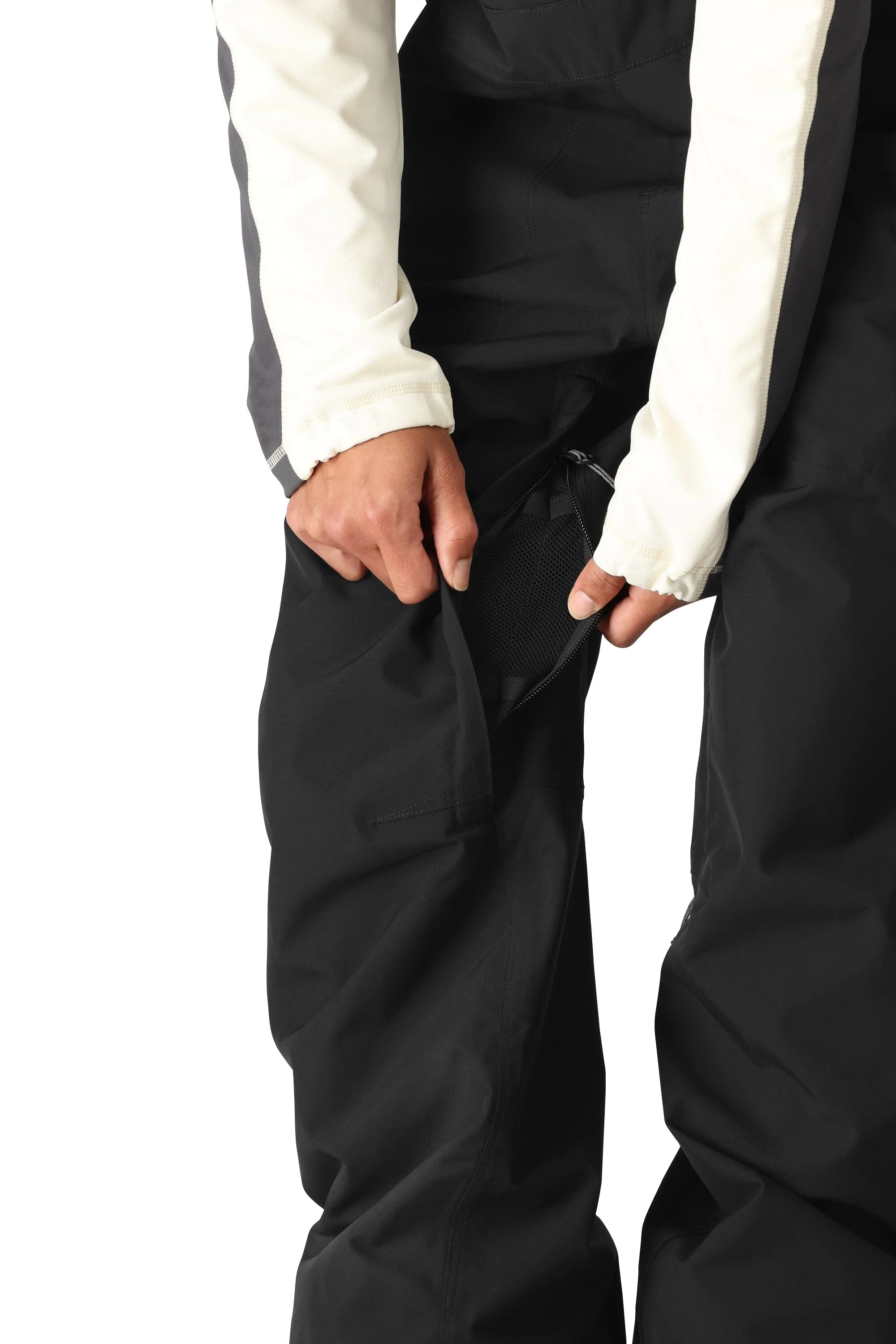686 Women's Black Magic 20K Bib Snowboard Pants Black 2026 - Image 6
