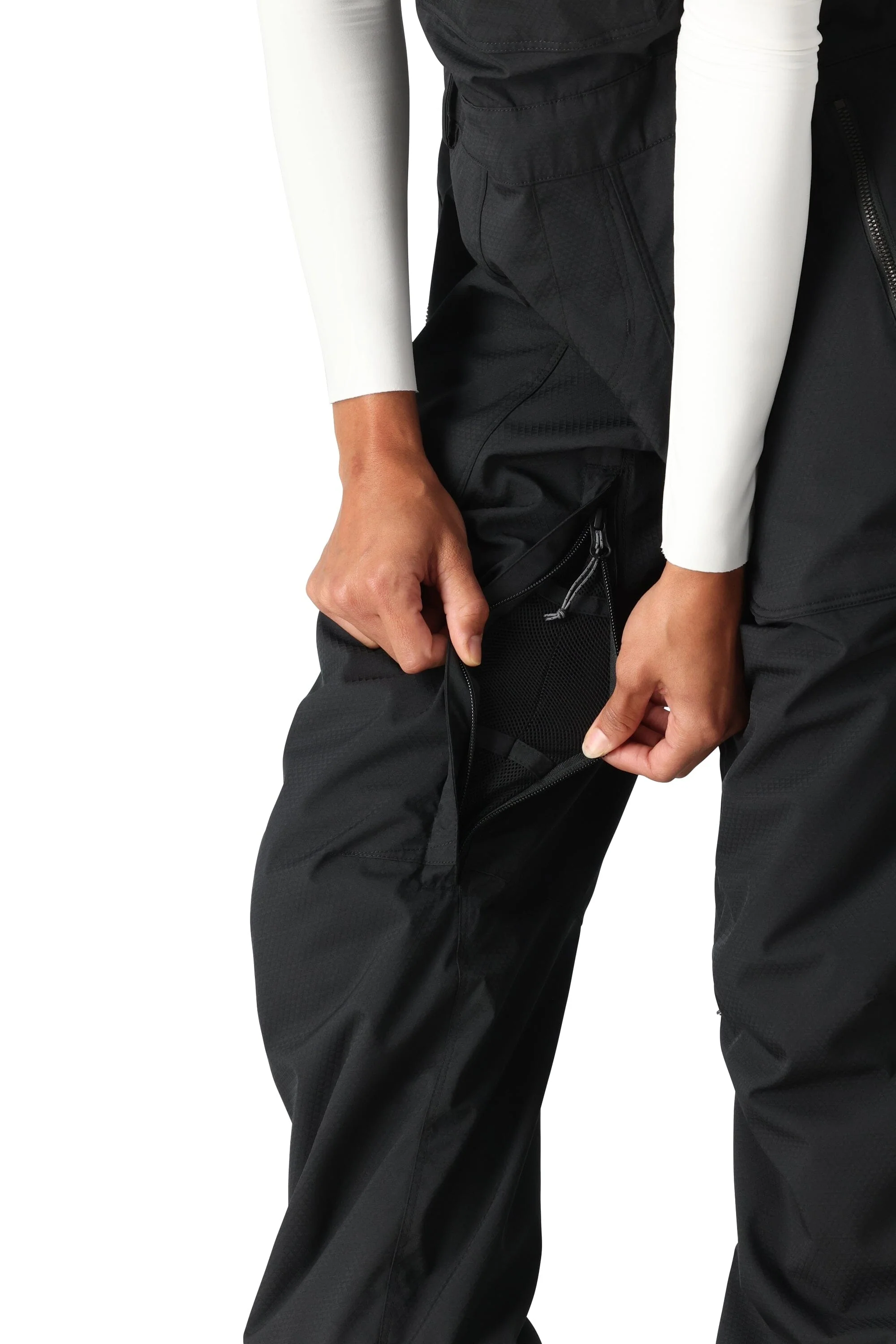 686 Women's Black Magic Insulated Bib Snowboard Pants Black Geo Jacquard 2026 - Image 4
