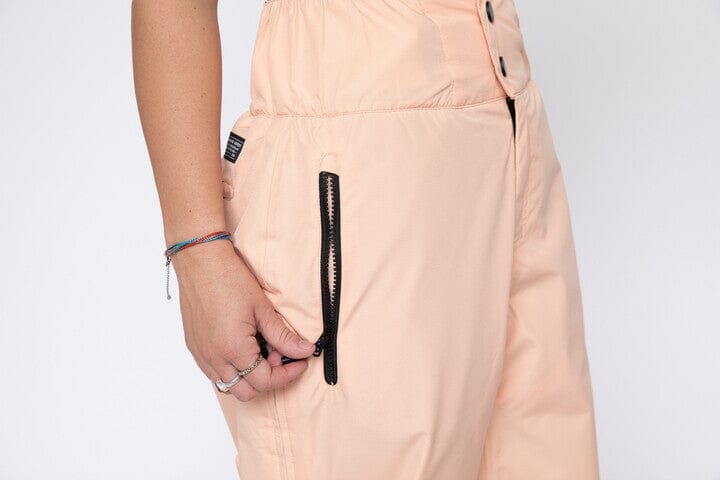 L1 Women's Lovecat Snowboard Pants Almost Apricot 2024 - Image 10